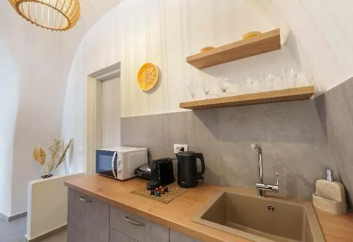 Crown Cactus Cave ヴィラ メッサリア