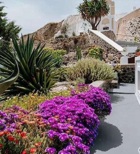 Villa Crown Cactus Cave Mesaria