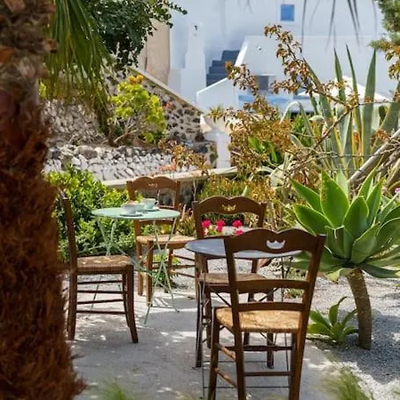 Crown Cactus Cave Villa Messaria (Santorini)