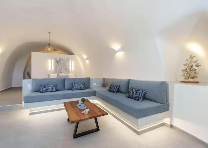 Villa Crown Cactus Cave Mesaria