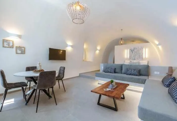 Crown Cactus Cave Mesaria