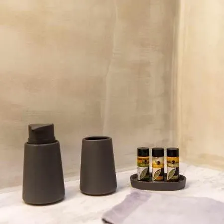 Villa Crown Cactus Cave Mesariá