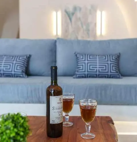 Crown Cactus Cave 메사리아