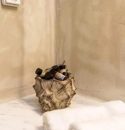 Willa Crown Cactus Cave *