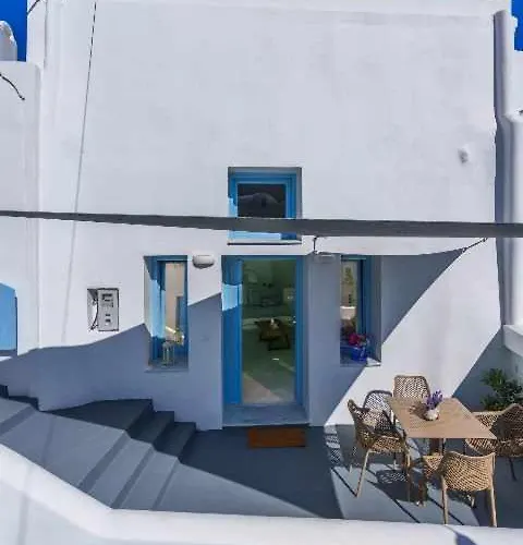 Willa Crown Cactus Cave Mesaria